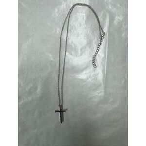 Cross Necklace in Silver